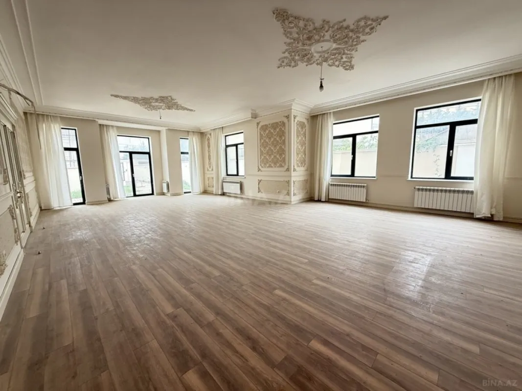 Satılır 7 otaqlı həyət evi 700 m²