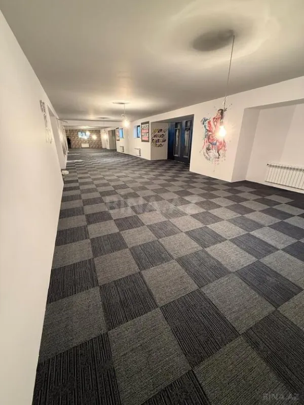 Satılır 7 otaqlı həyət evi 700 m²