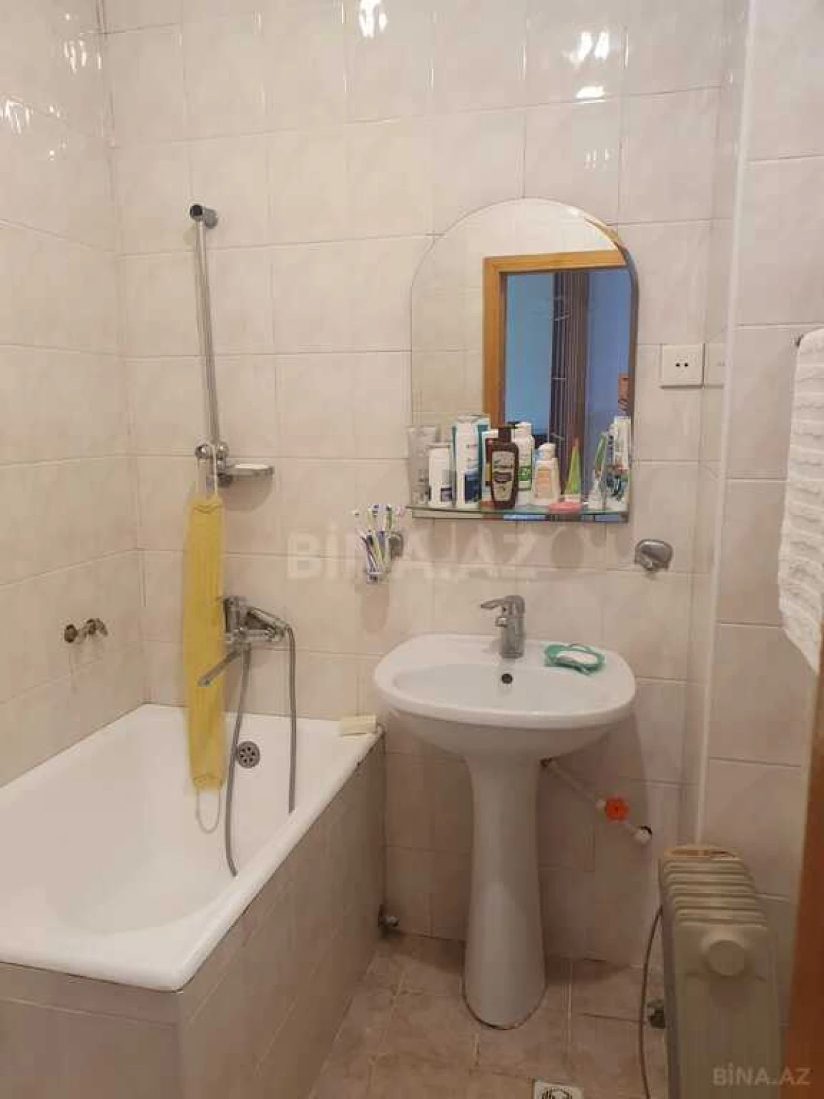 Satılır 4 otaqlı mənzil 150 m²