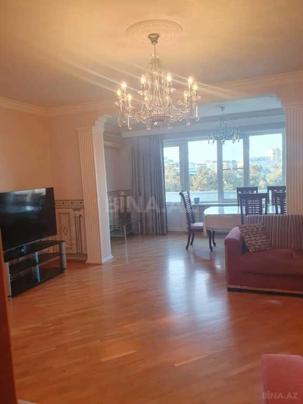 Satılır 4 otaqlı mənzil 150 m²