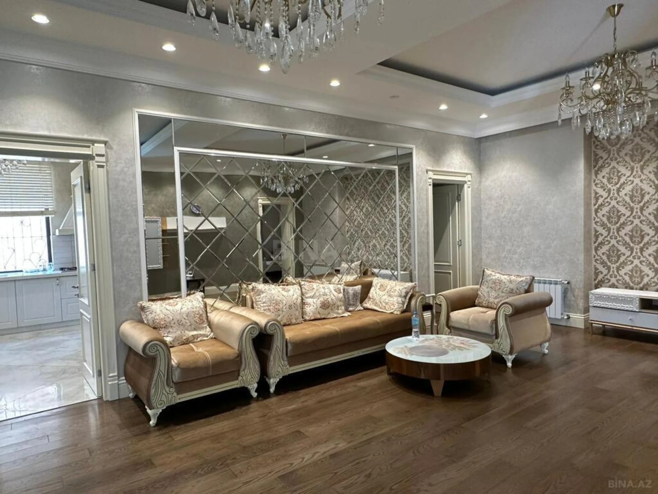 Kirayə verilir 5 otaqlı həyət evi 360 m²