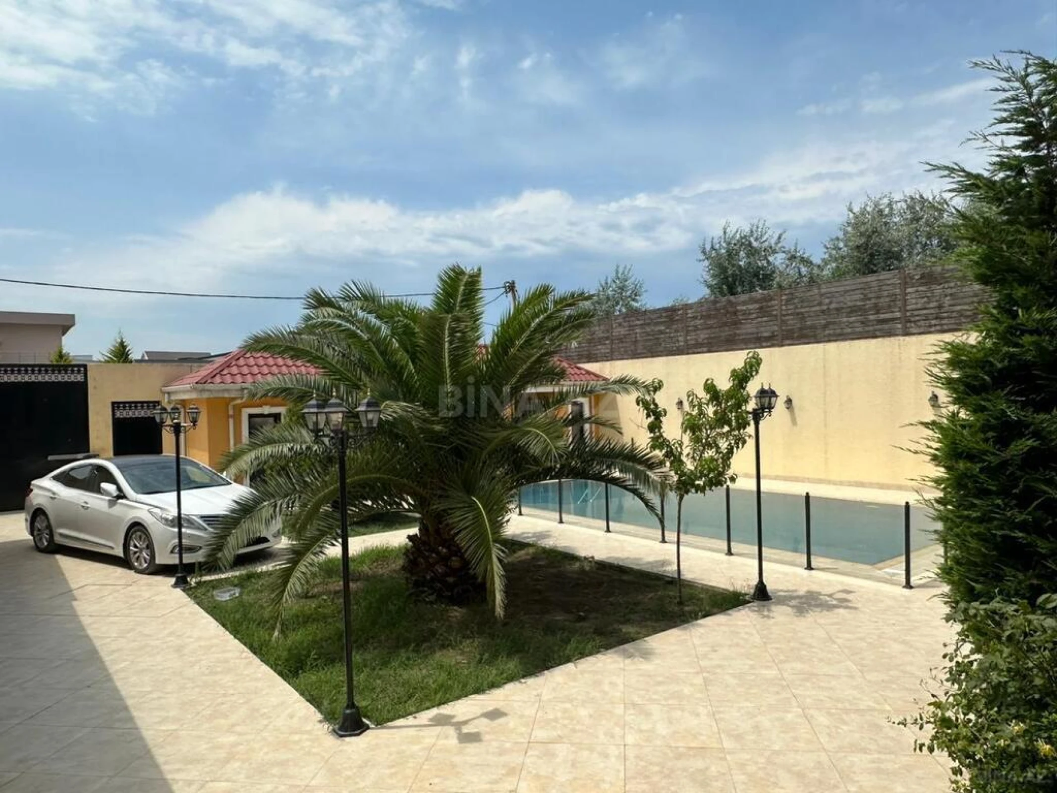 Kirayə verilir 5 otaqlı həyət evi 360 m²