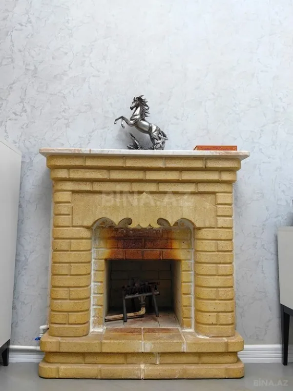 Satılır 4 otaqlı mənzil 185 m²