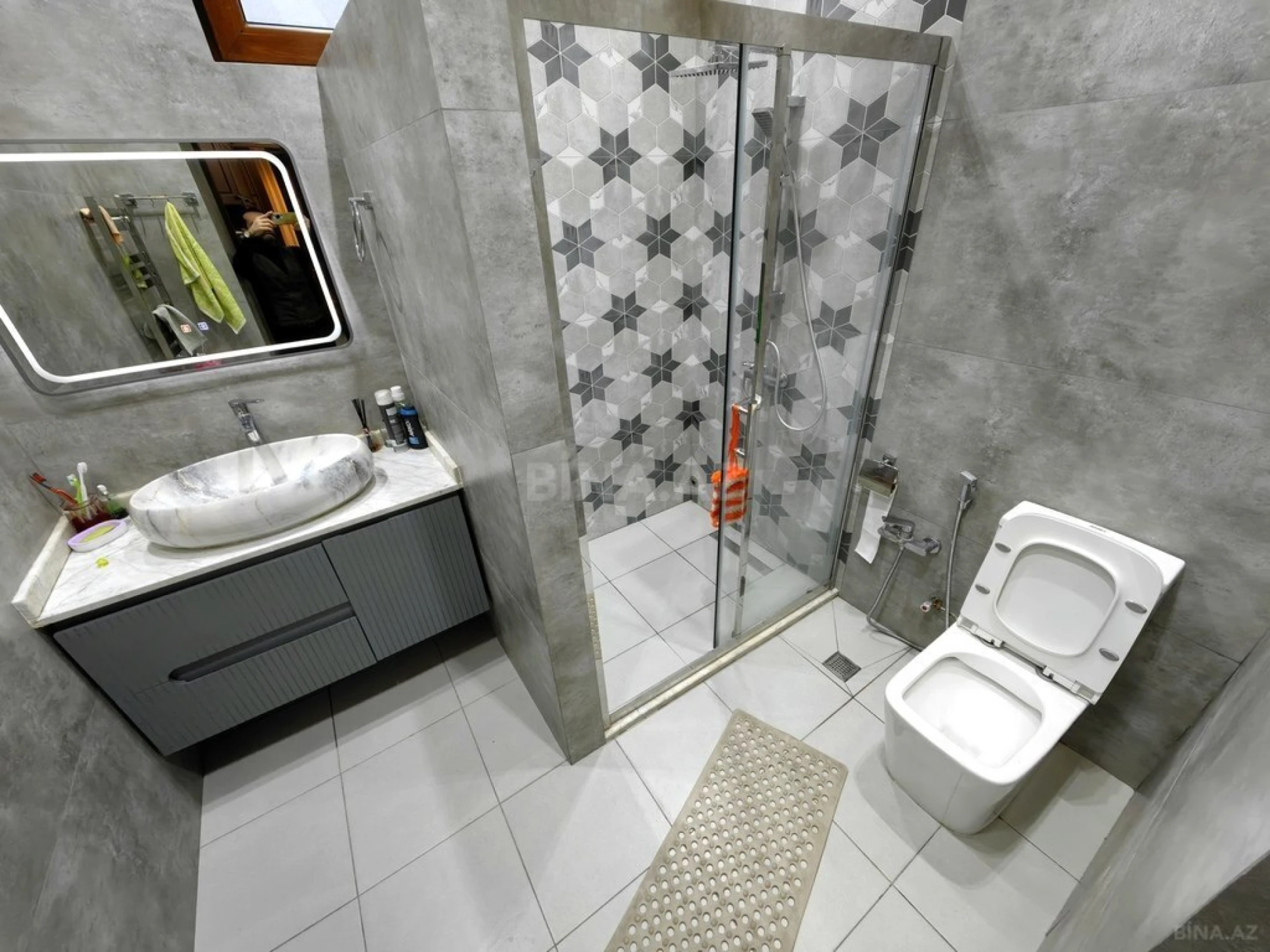 Satılır 4 otaqlı mənzil 185 m²