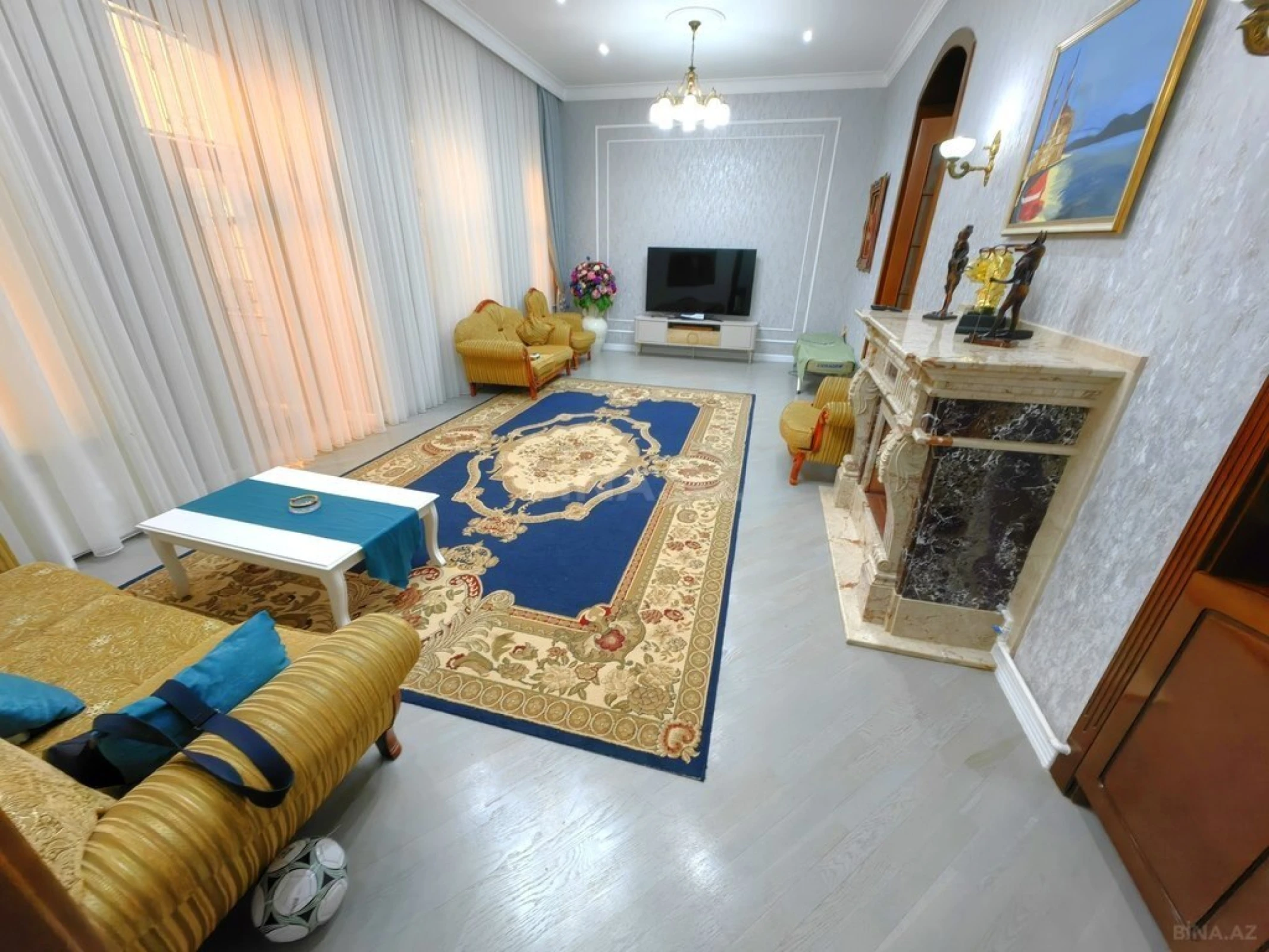 Satılır 4 otaqlı mənzil 185 m²