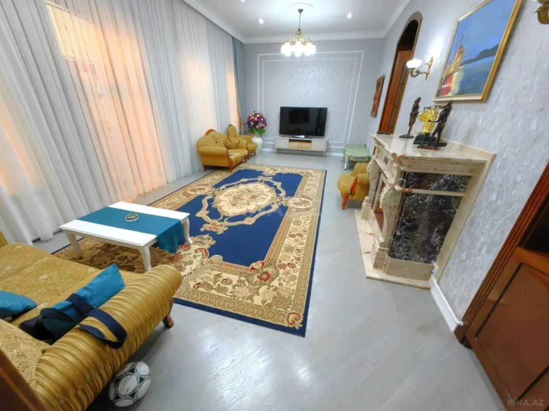 Satılır 4 otaqlı mənzil 185 m²