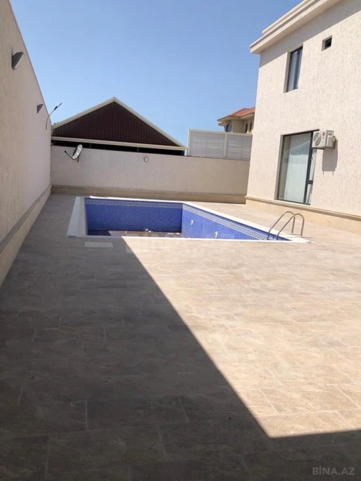 Kirayə verilir 5 otaqlı həyət evi 350 m²