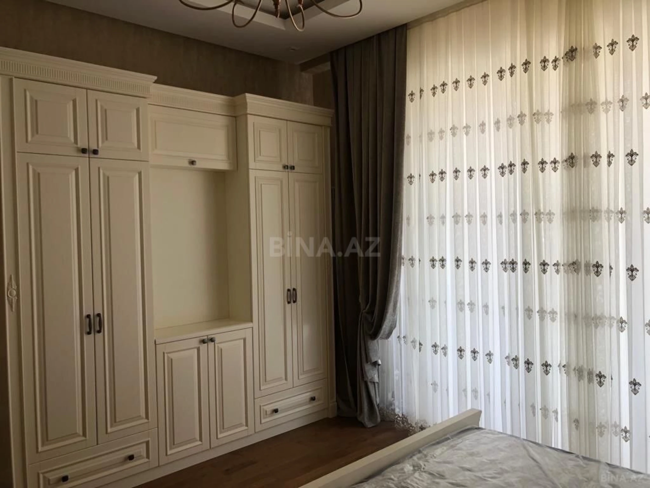 Kirayə verilir 5 otaqlı həyət evi 350 m²