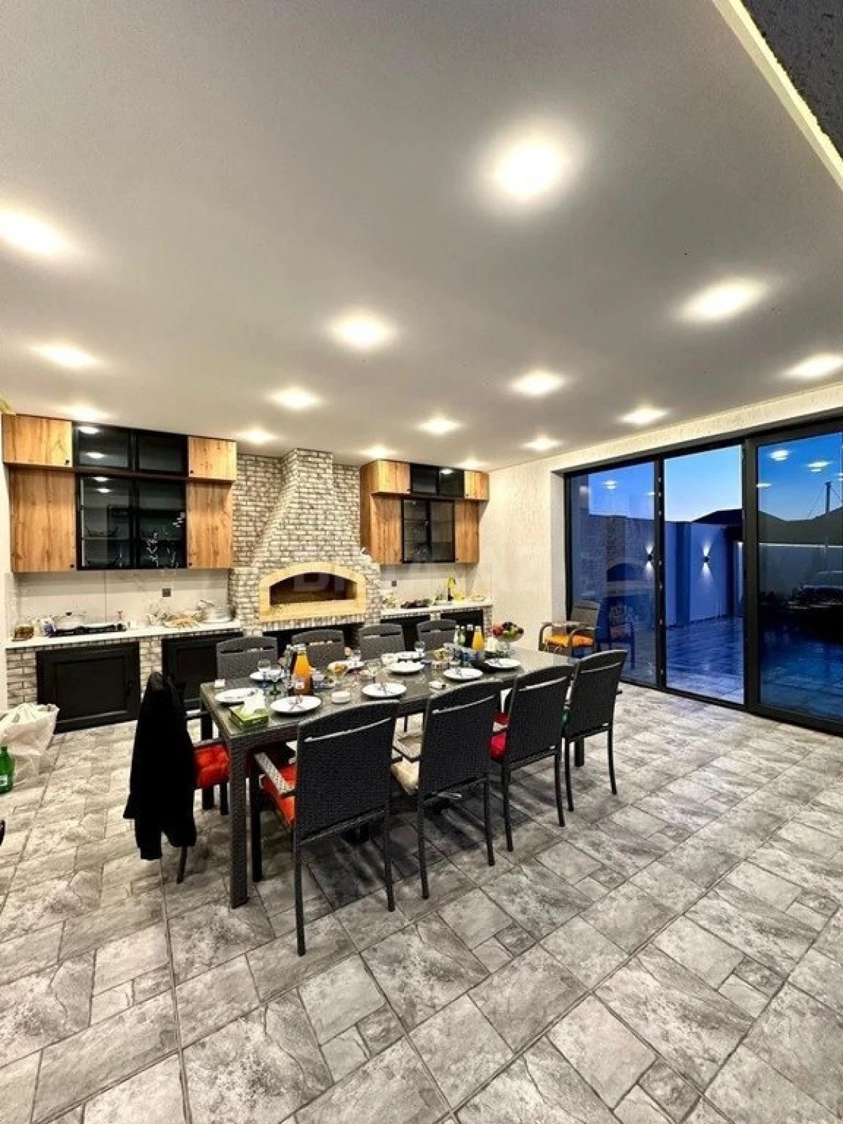 Kirayə verilir 5 otaqlı həyət evi 400 m²