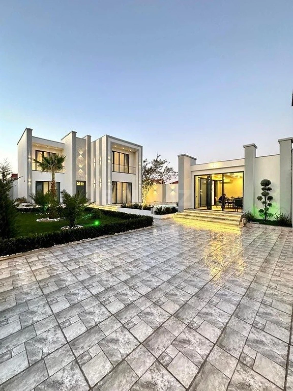 Kirayə verilir 5 otaqlı həyət evi 400 m²