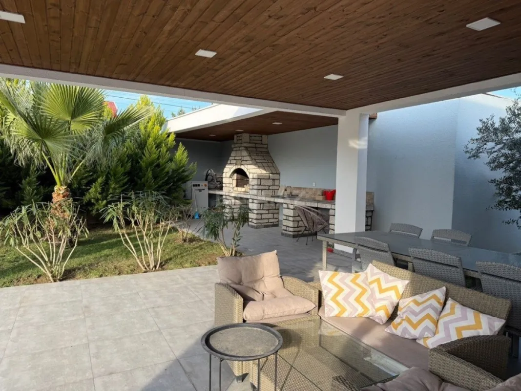 Kirayə verilir 5 otaqlı həyət evi 220 m²