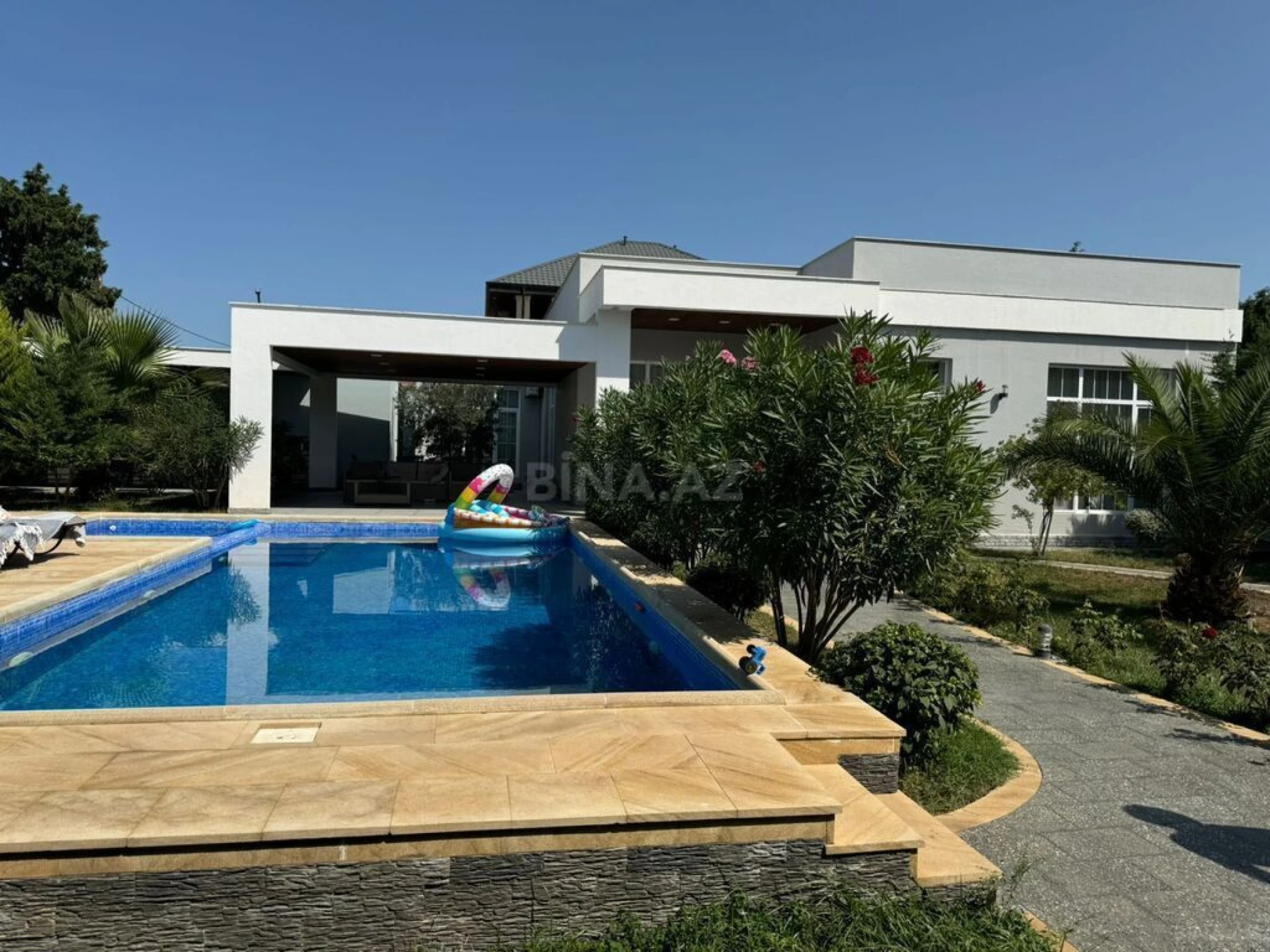 Kirayə verilir 5 otaqlı həyət evi 220 m²