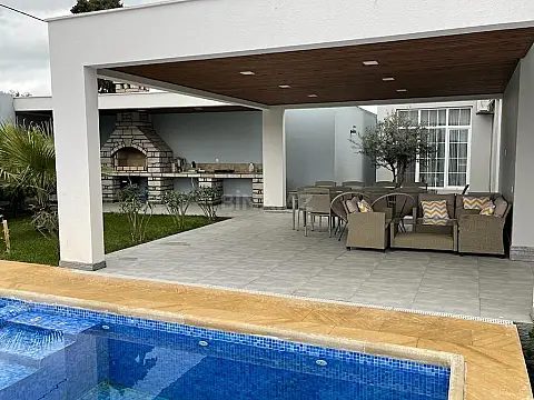 Kirayə verilir 5 otaqlı həyət evi 220 m²