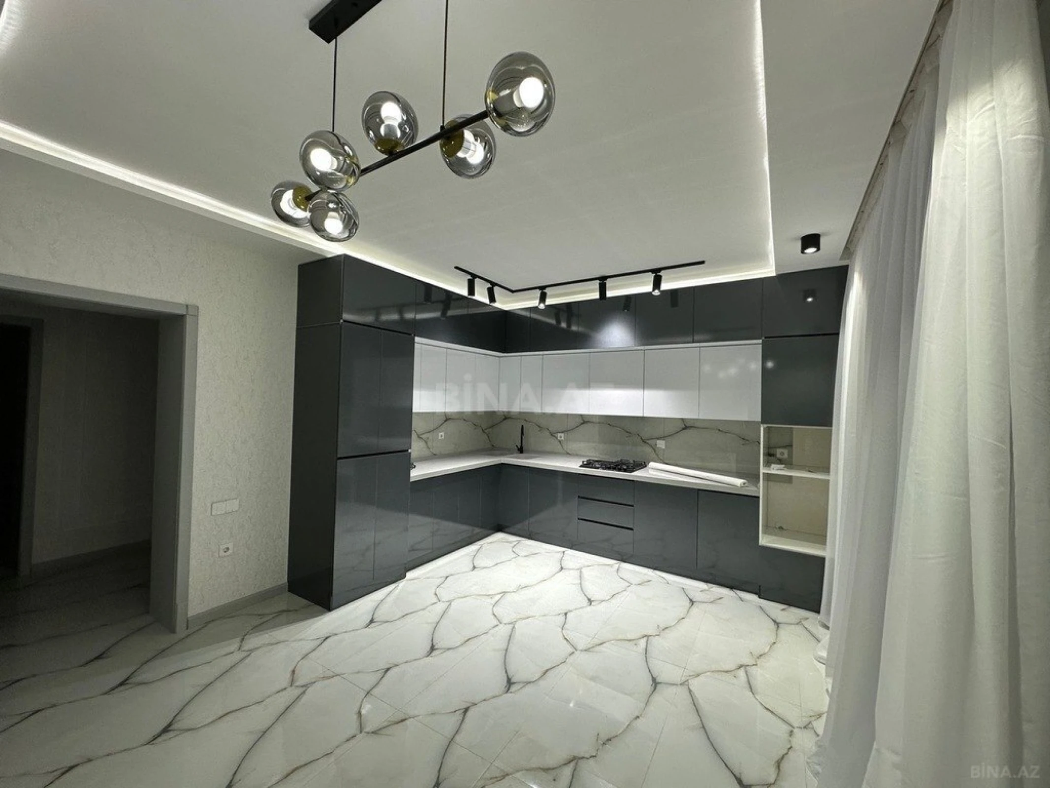 Kirayə verilir 5 otaqlı həyət evi 300 m²