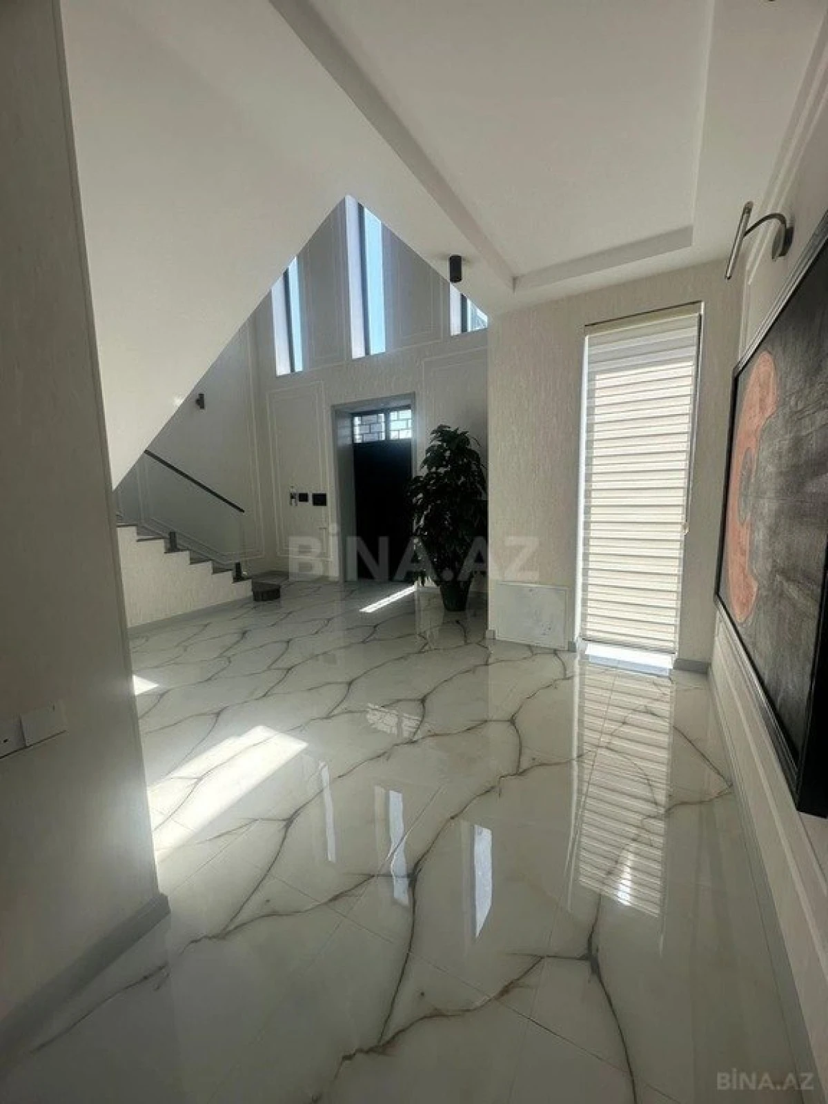 Kirayə verilir 5 otaqlı həyət evi 300 m²