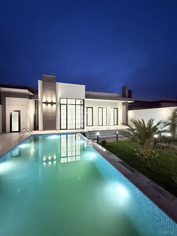 Satılır 4 otaqlı həyət evi 220 m²