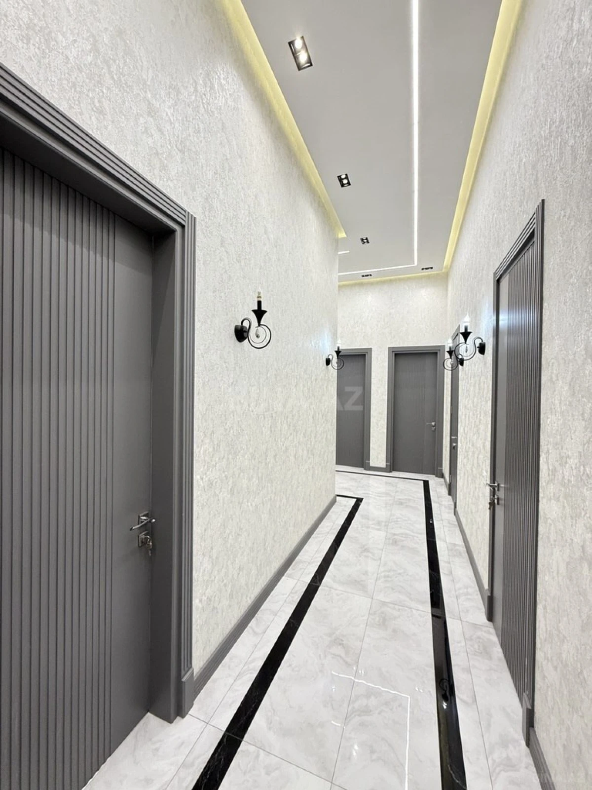 Satılır 4 otaqlı həyət evi 220 m²