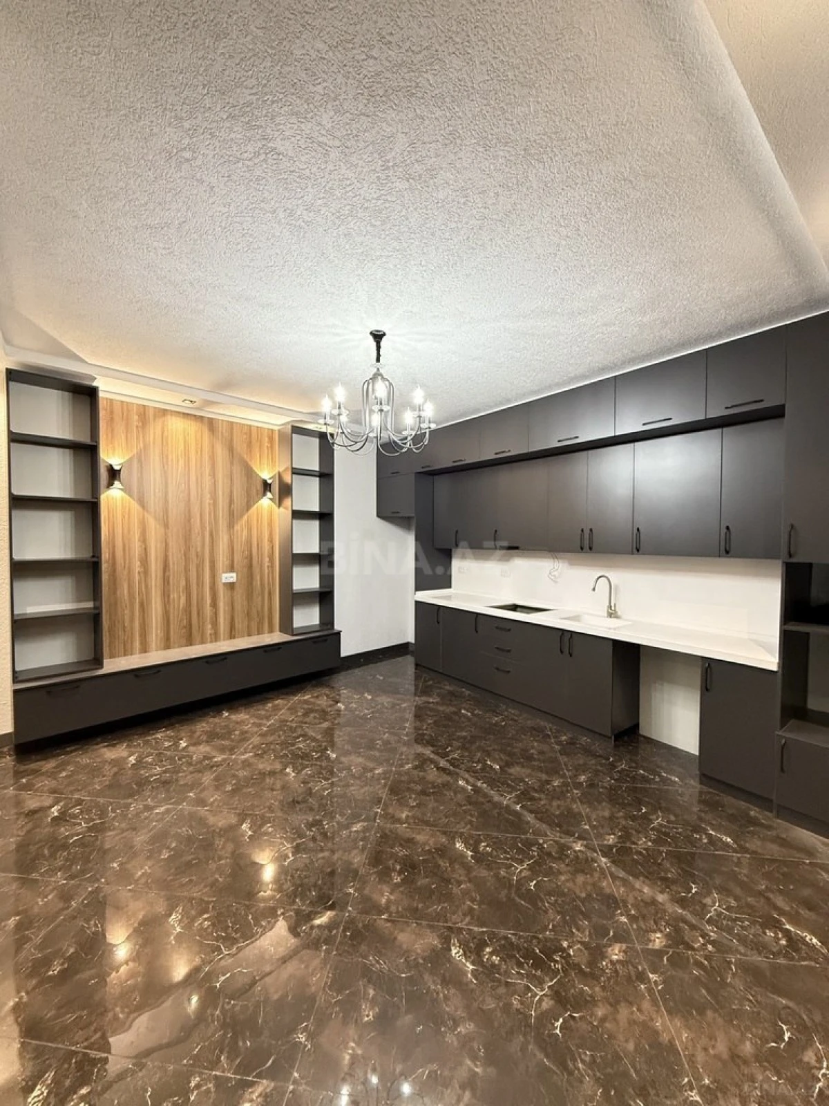 Satılır 4 otaqlı həyət evi 220 m²