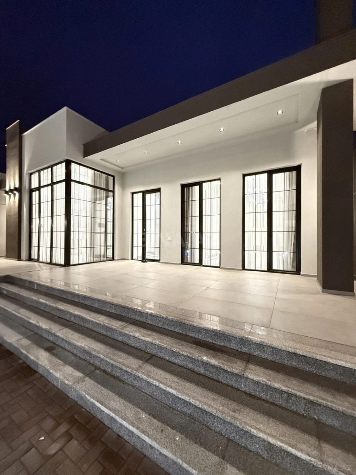 Satılır 4 otaqlı həyət evi 220 m²