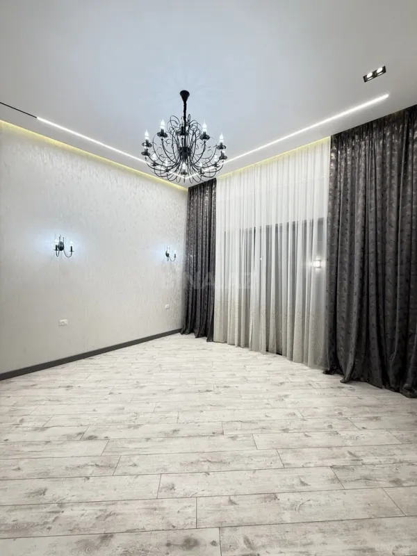Satılır 4 otaqlı həyət evi 220 m²