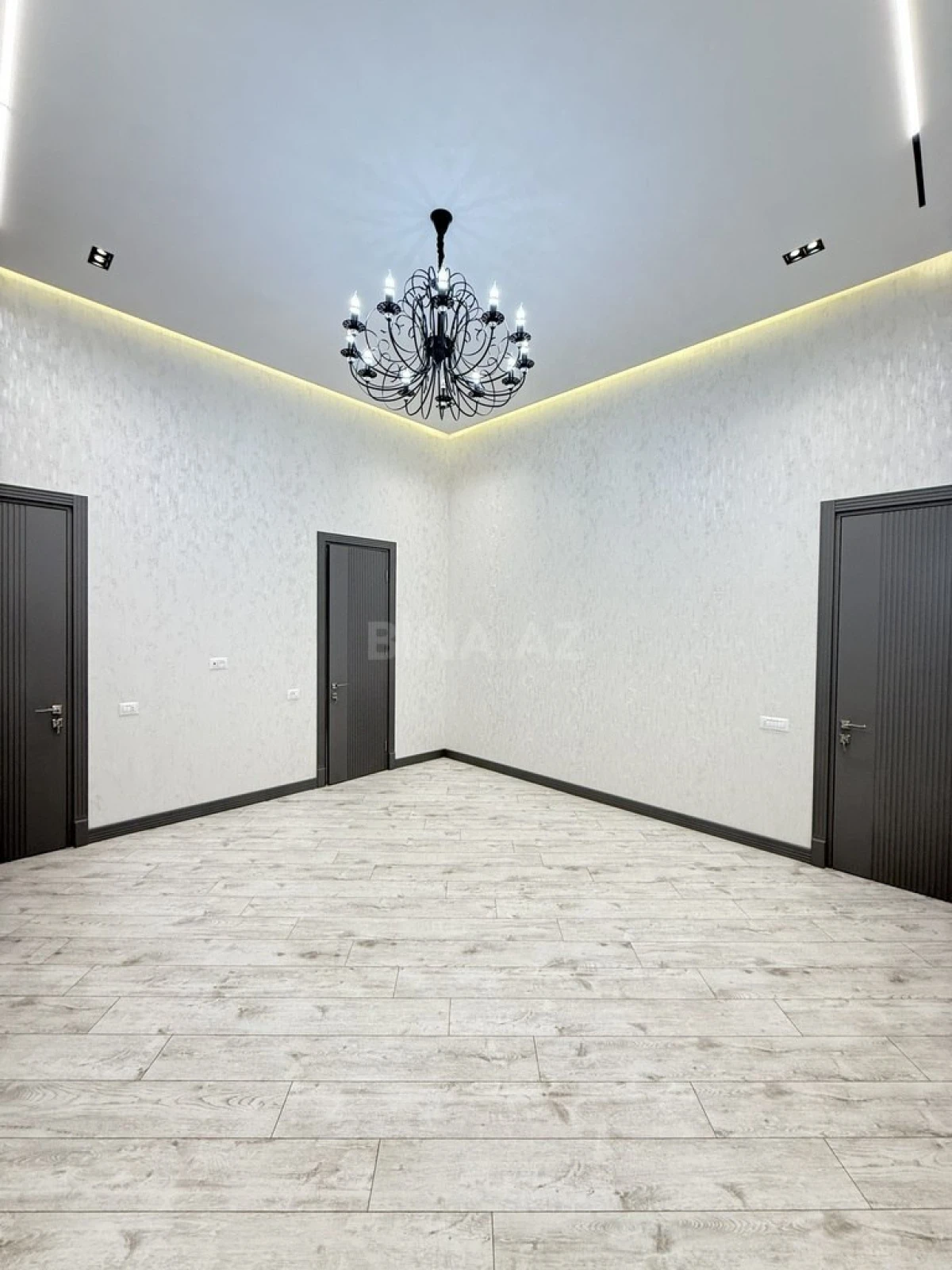 Satılır 4 otaqlı həyət evi 220 m²