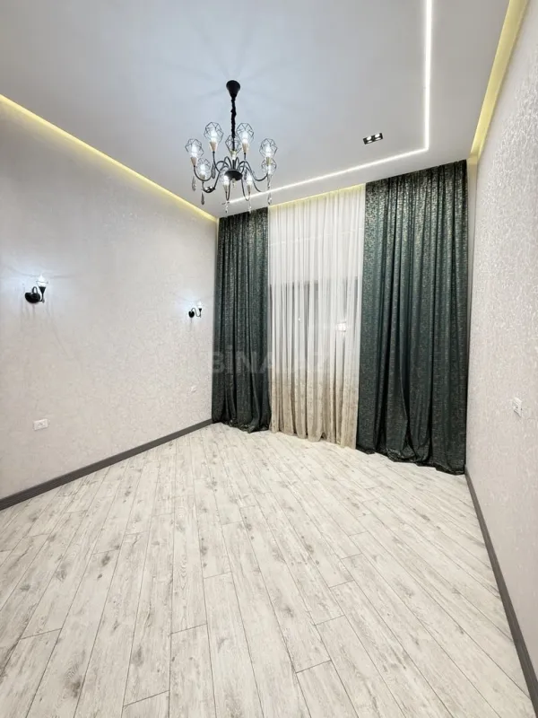 Satılır 4 otaqlı həyət evi 220 m²