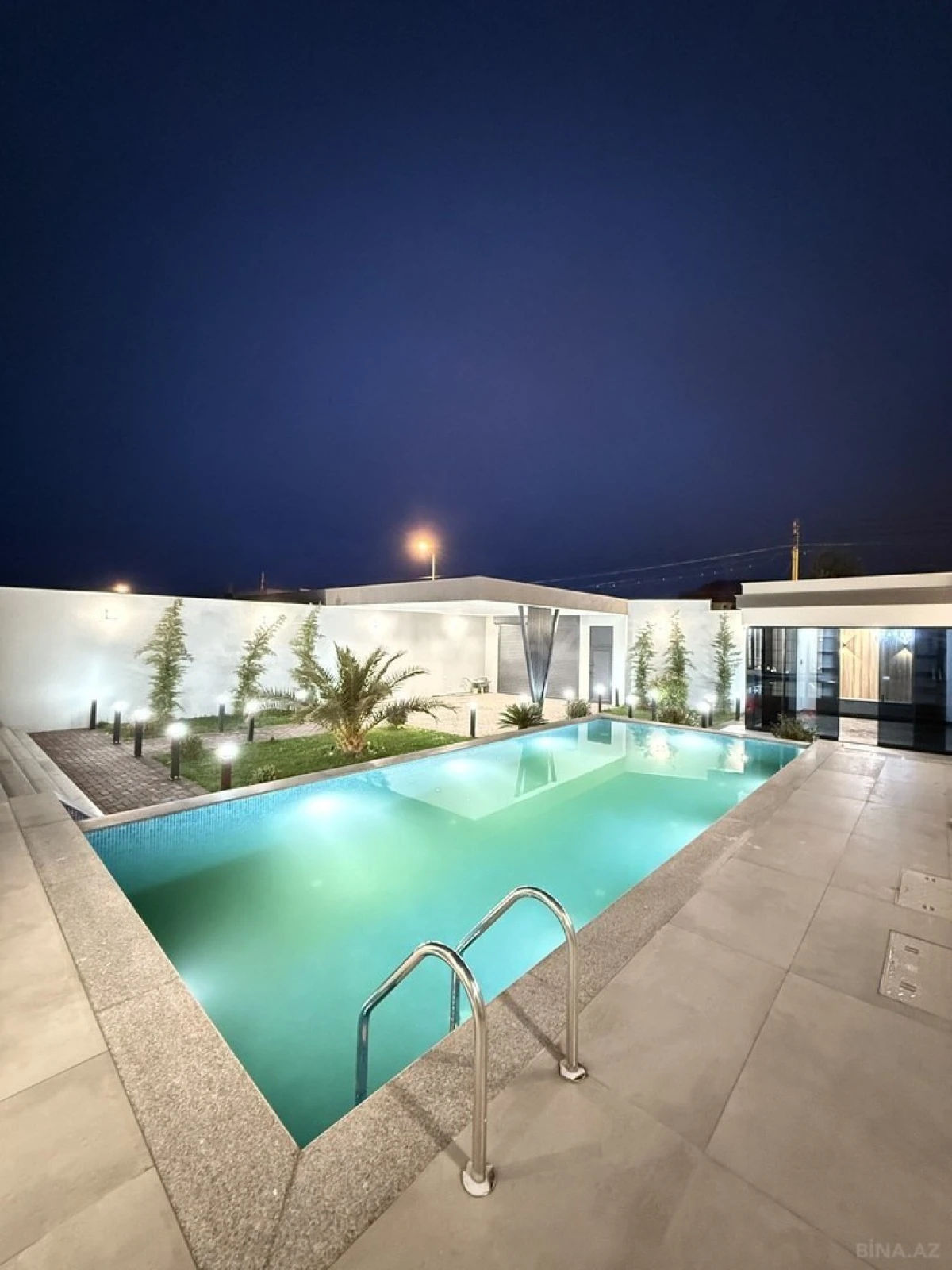 Satılır 4 otaqlı həyət evi 220 m²