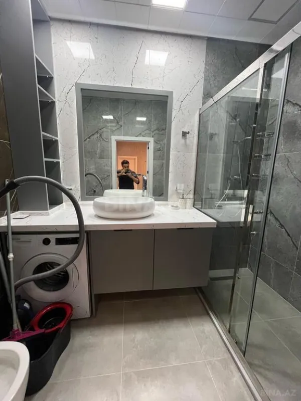 Kirayə verilir 2 otaqlı mənzil 110 m²