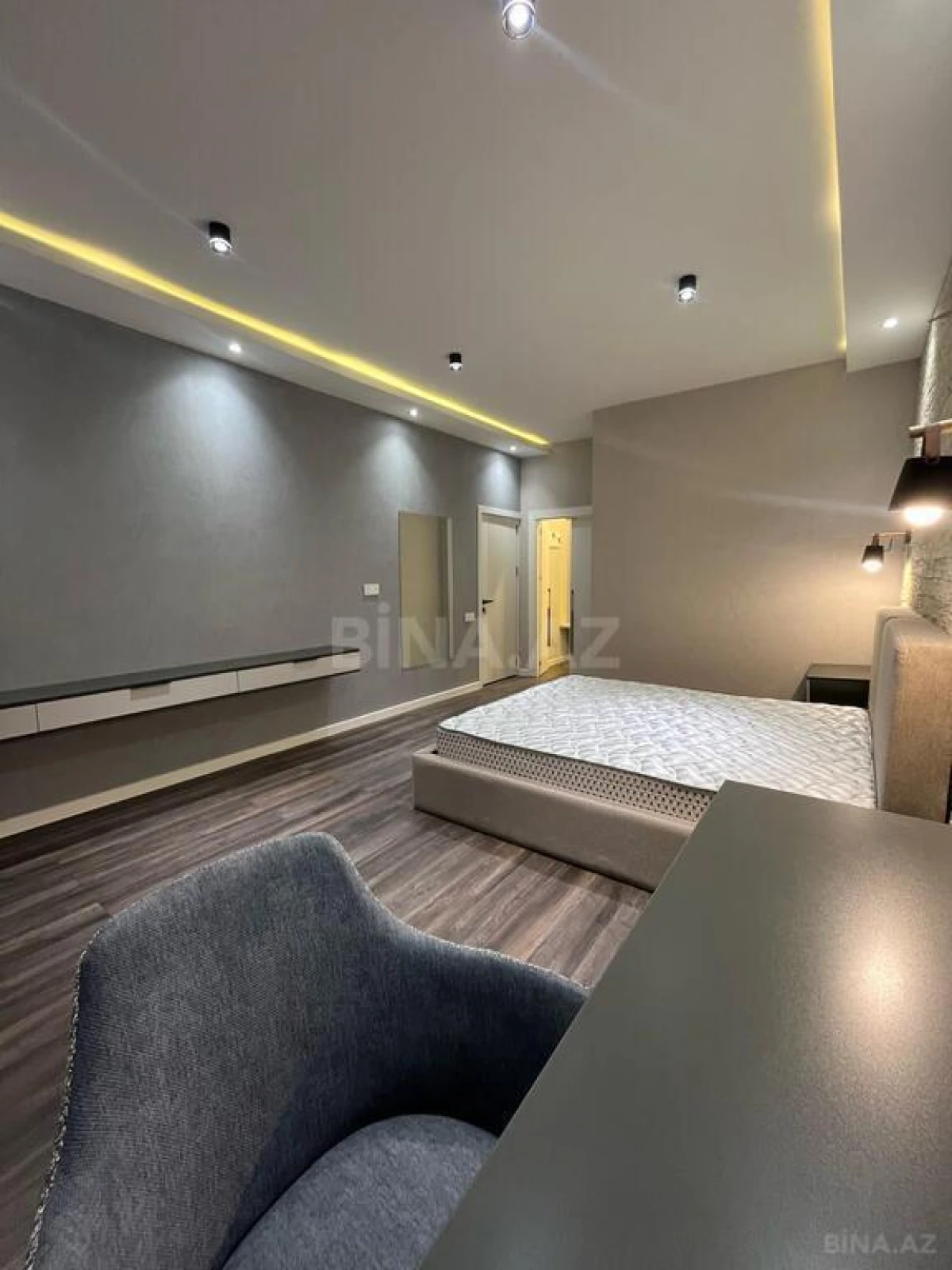 Kirayə verilir 2 otaqlı mənzil 110 m²