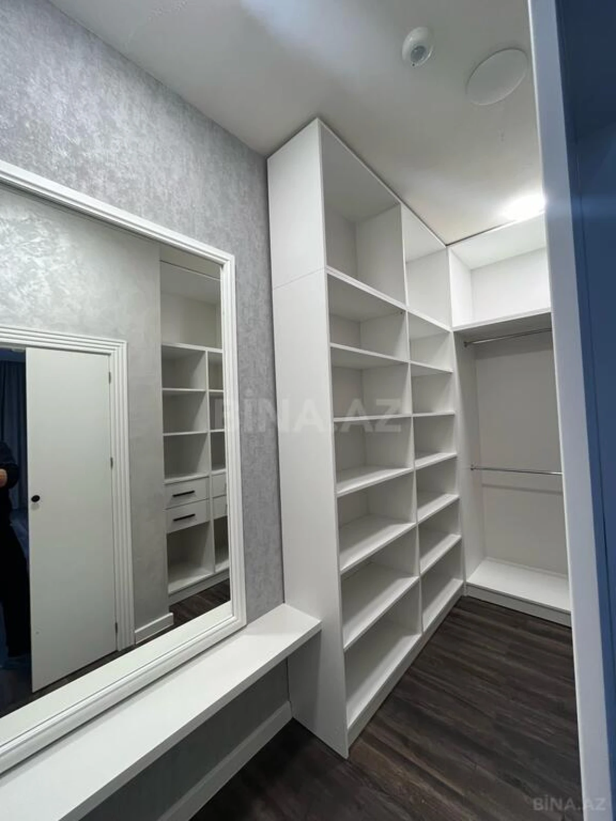 Kirayə verilir 2 otaqlı mənzil 110 m²