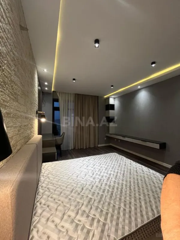Kirayə verilir 2 otaqlı mənzil 110 m²