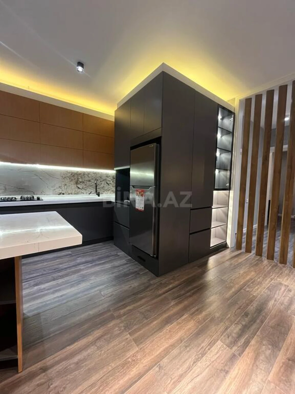 Kirayə verilir 2 otaqlı mənzil 110 m²