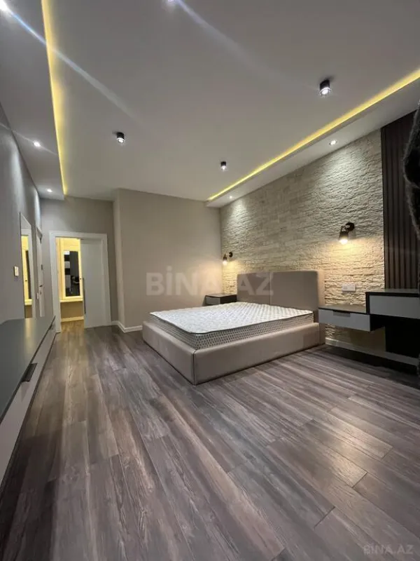 Kirayə verilir 2 otaqlı mənzil 110 m²