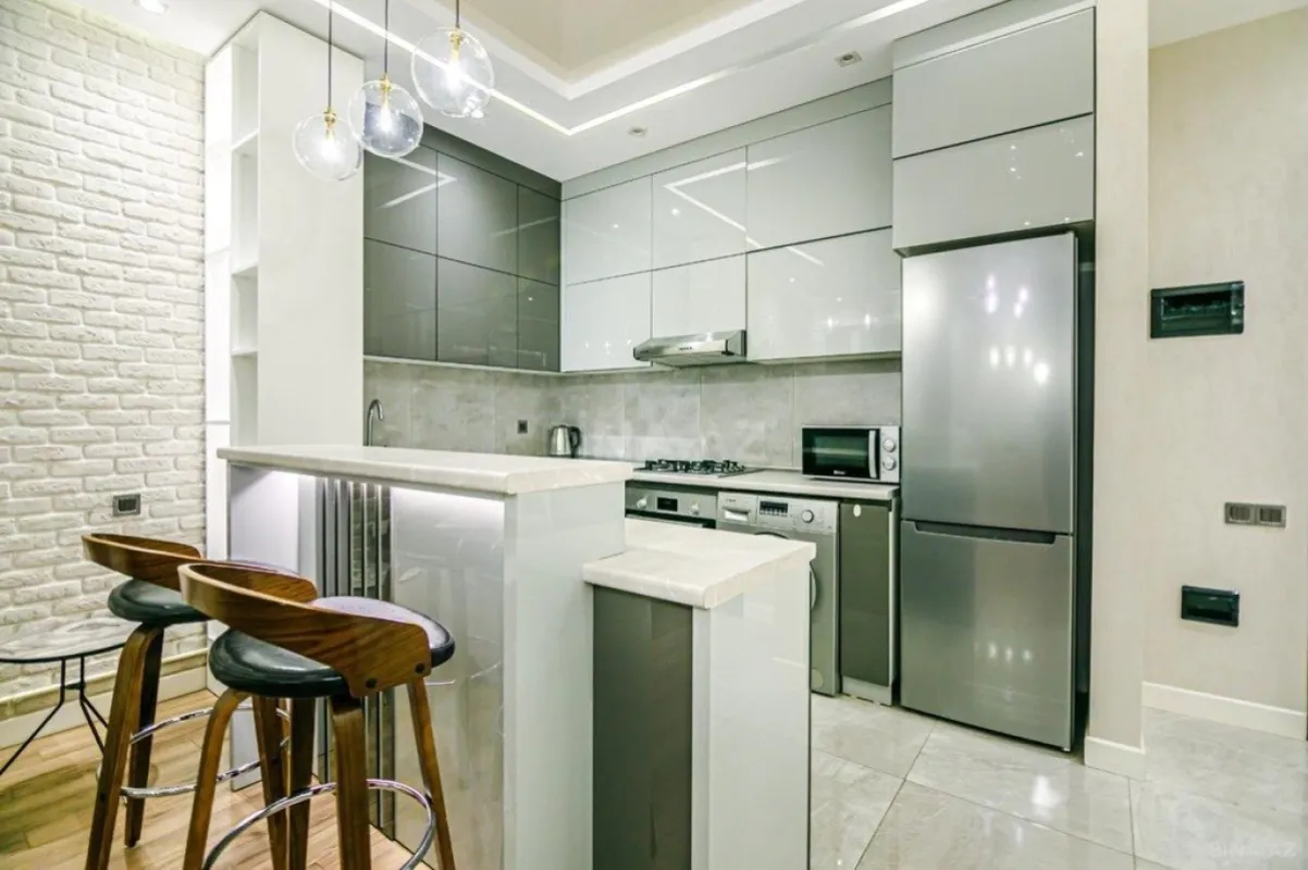 Kirayə verilir 2 otaqlı mənzil 72 m²
