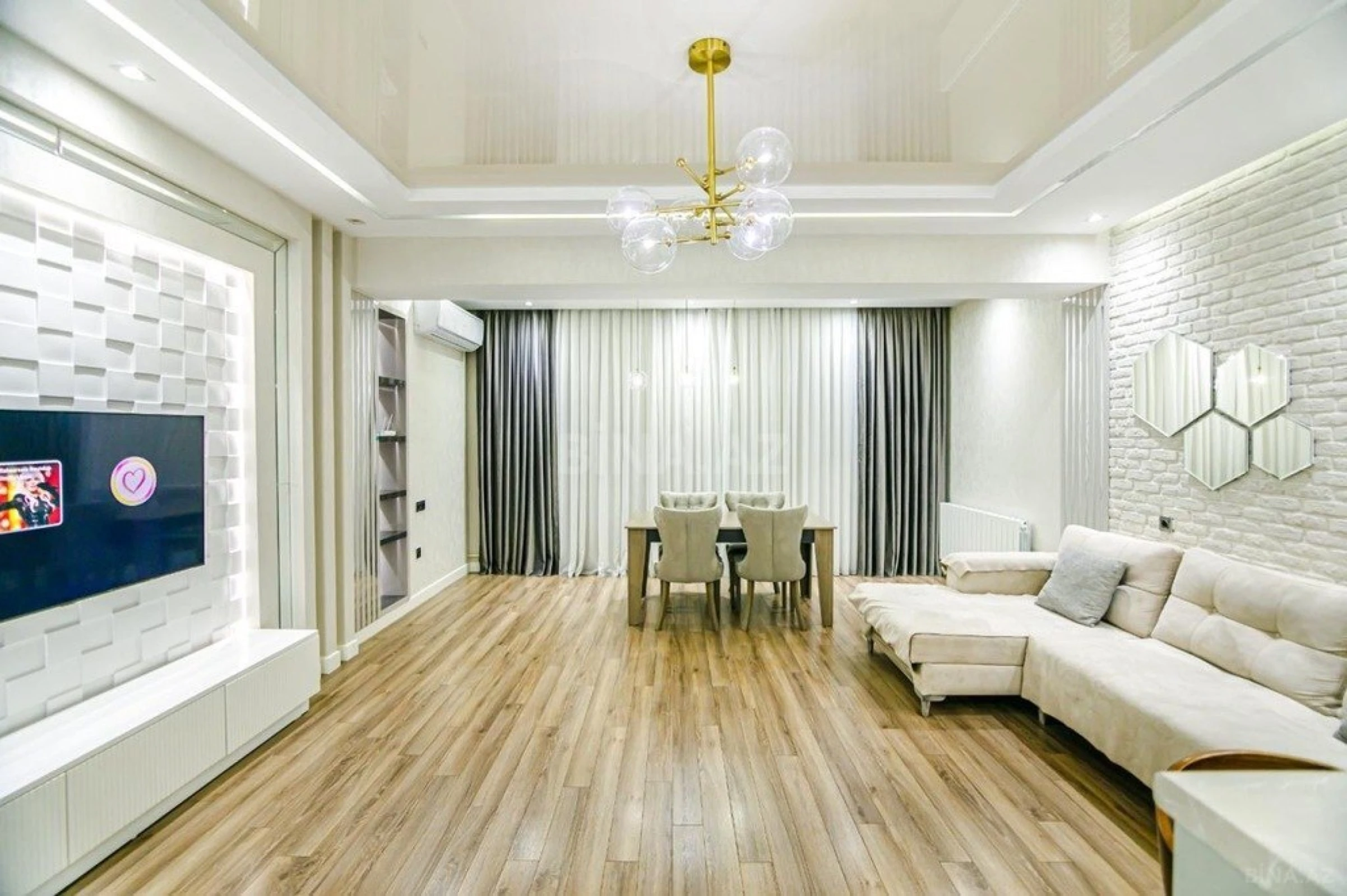 Kirayə verilir 2 otaqlı mənzil 72 m²