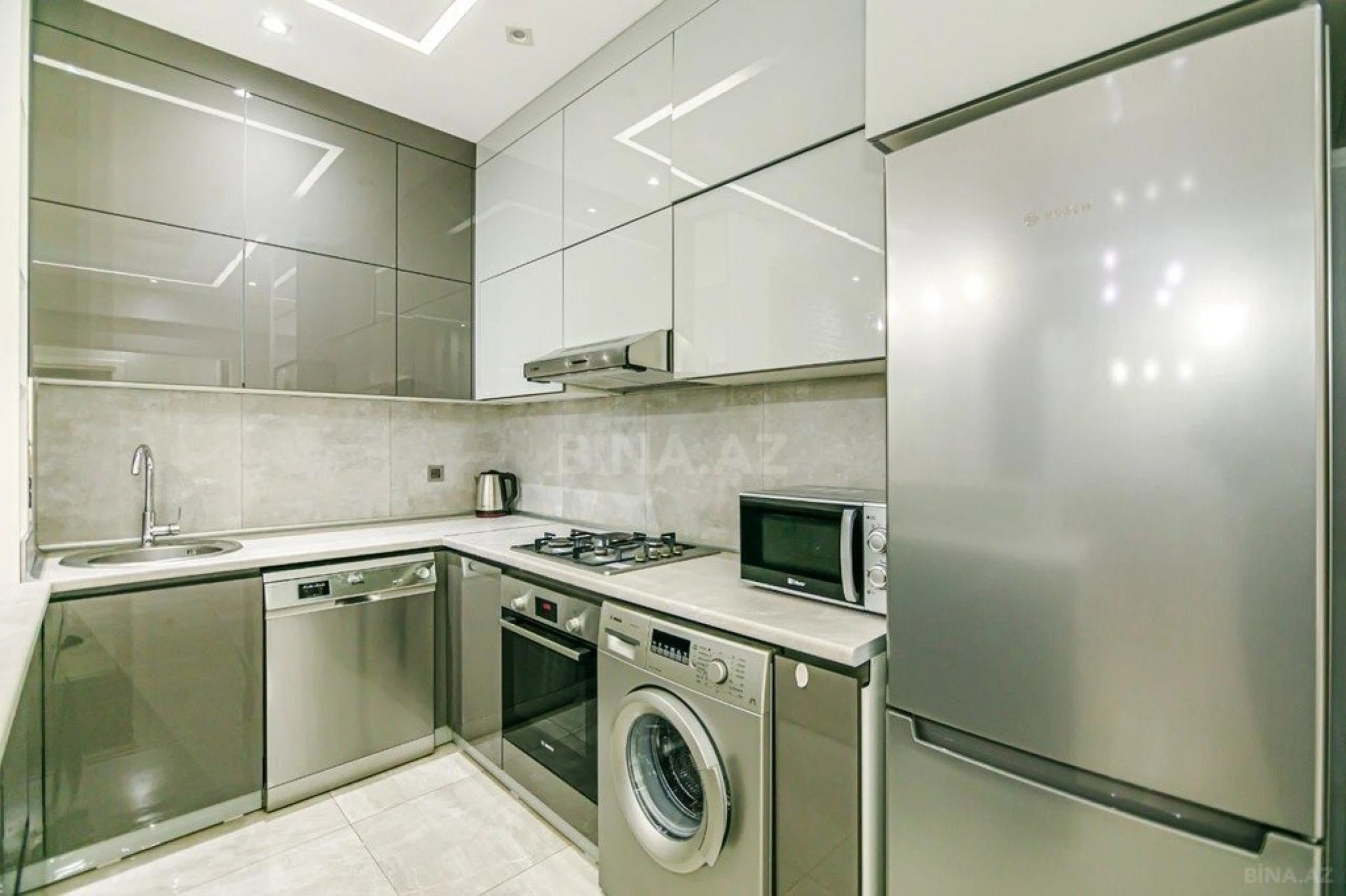 Kirayə verilir 2 otaqlı mənzil 72 m²