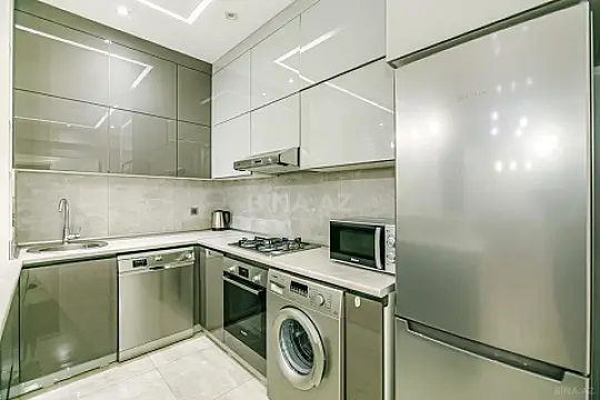 Kirayə verilir 2 otaqlı mənzil 72 m²