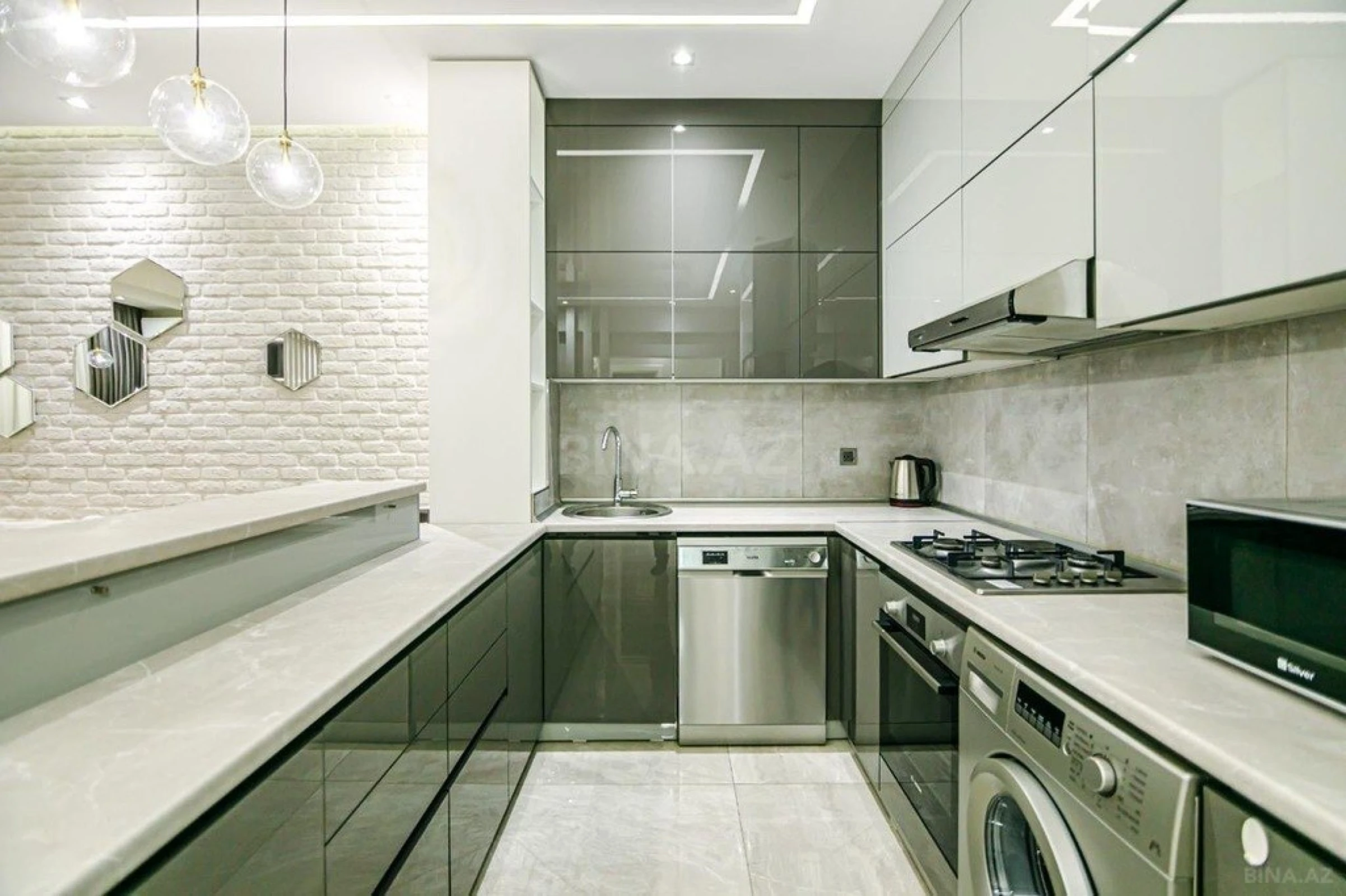 Kirayə verilir 2 otaqlı mənzil 72 m²