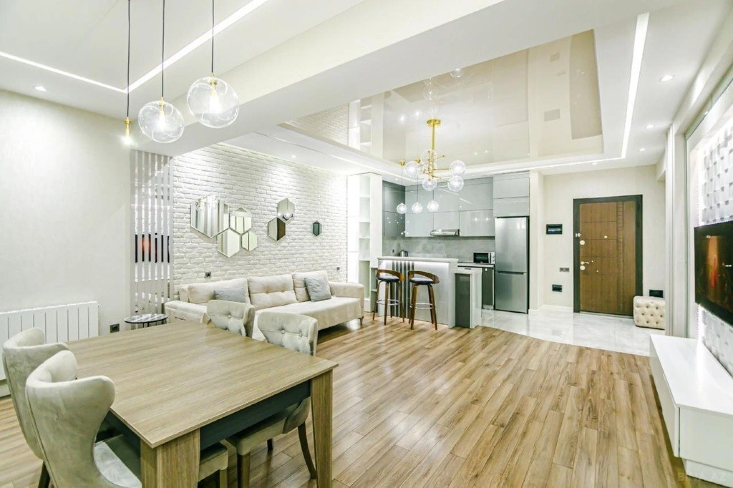 Kirayə verilir 2 otaqlı mənzil 72 m²