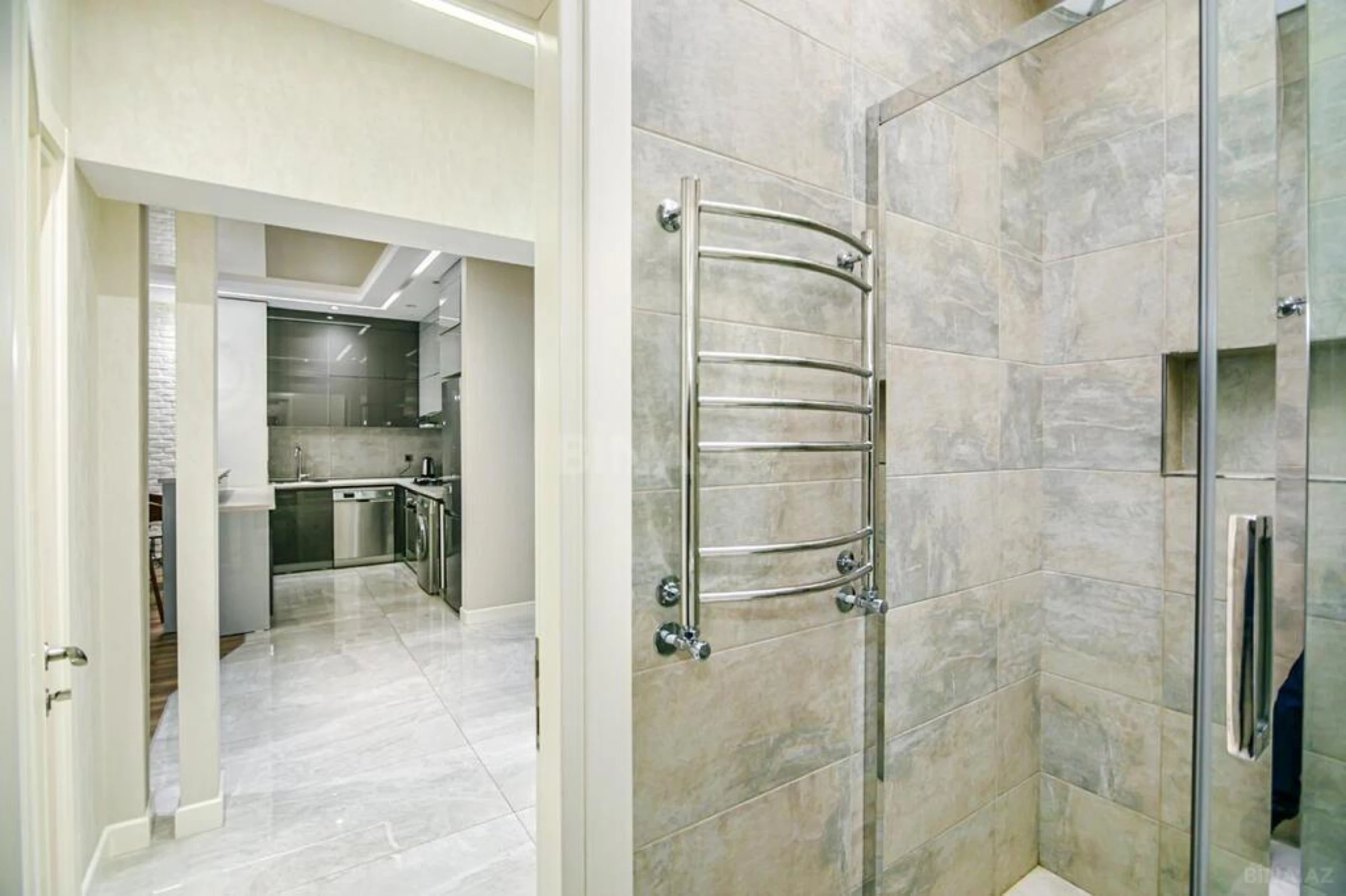 Kirayə verilir 2 otaqlı mənzil 72 m²