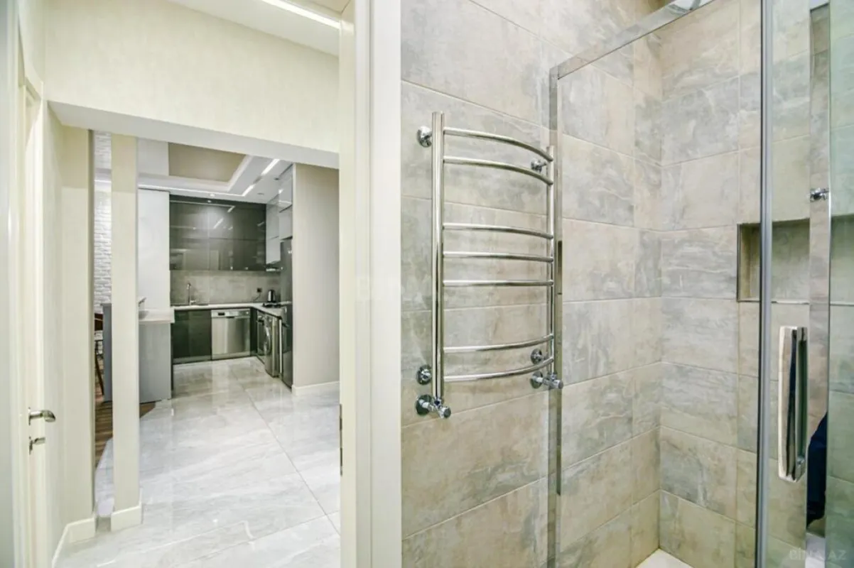 Kirayə verilir 2 otaqlı mənzil 72 m²