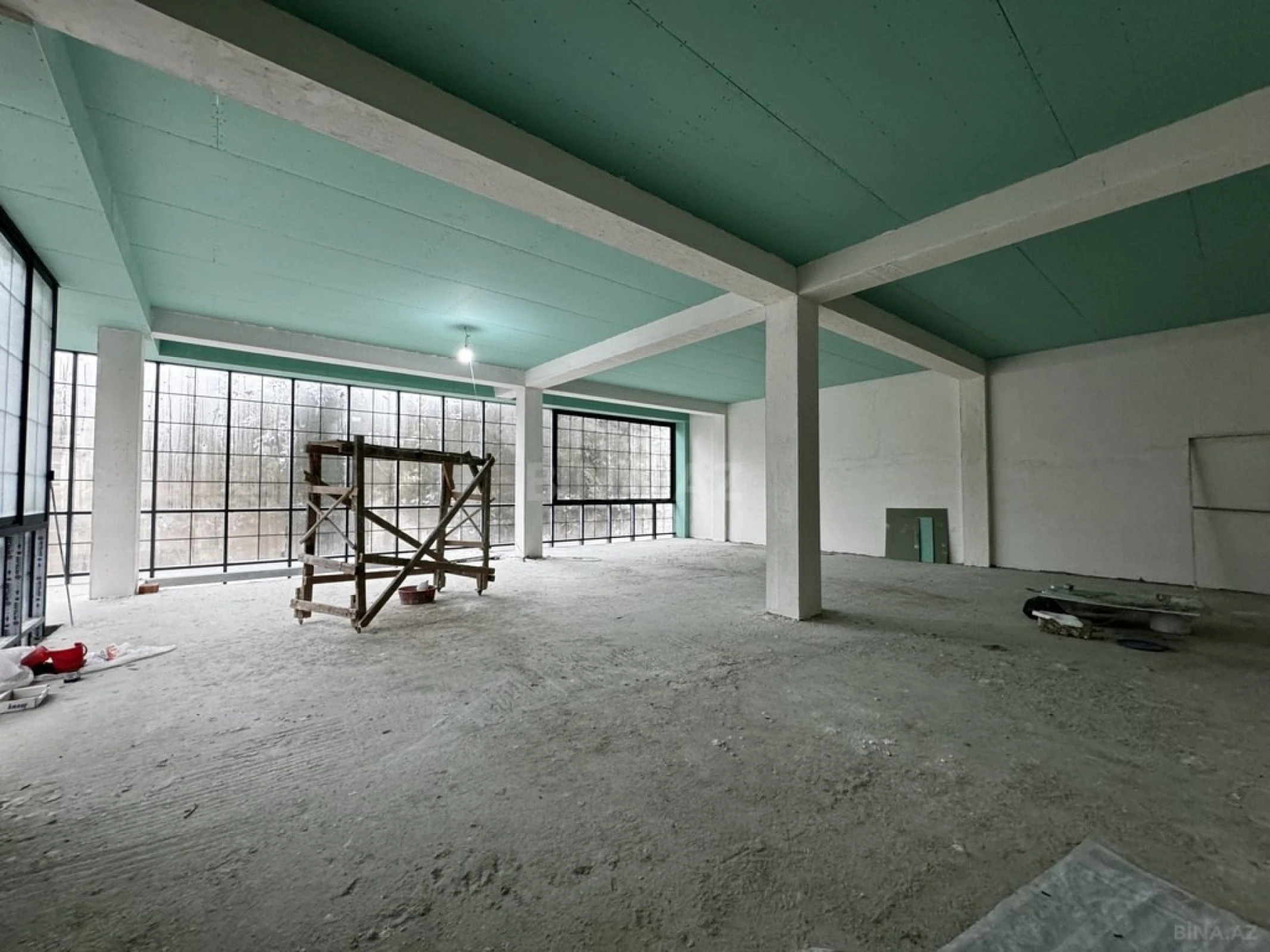 Satılır obyekt 530 m²