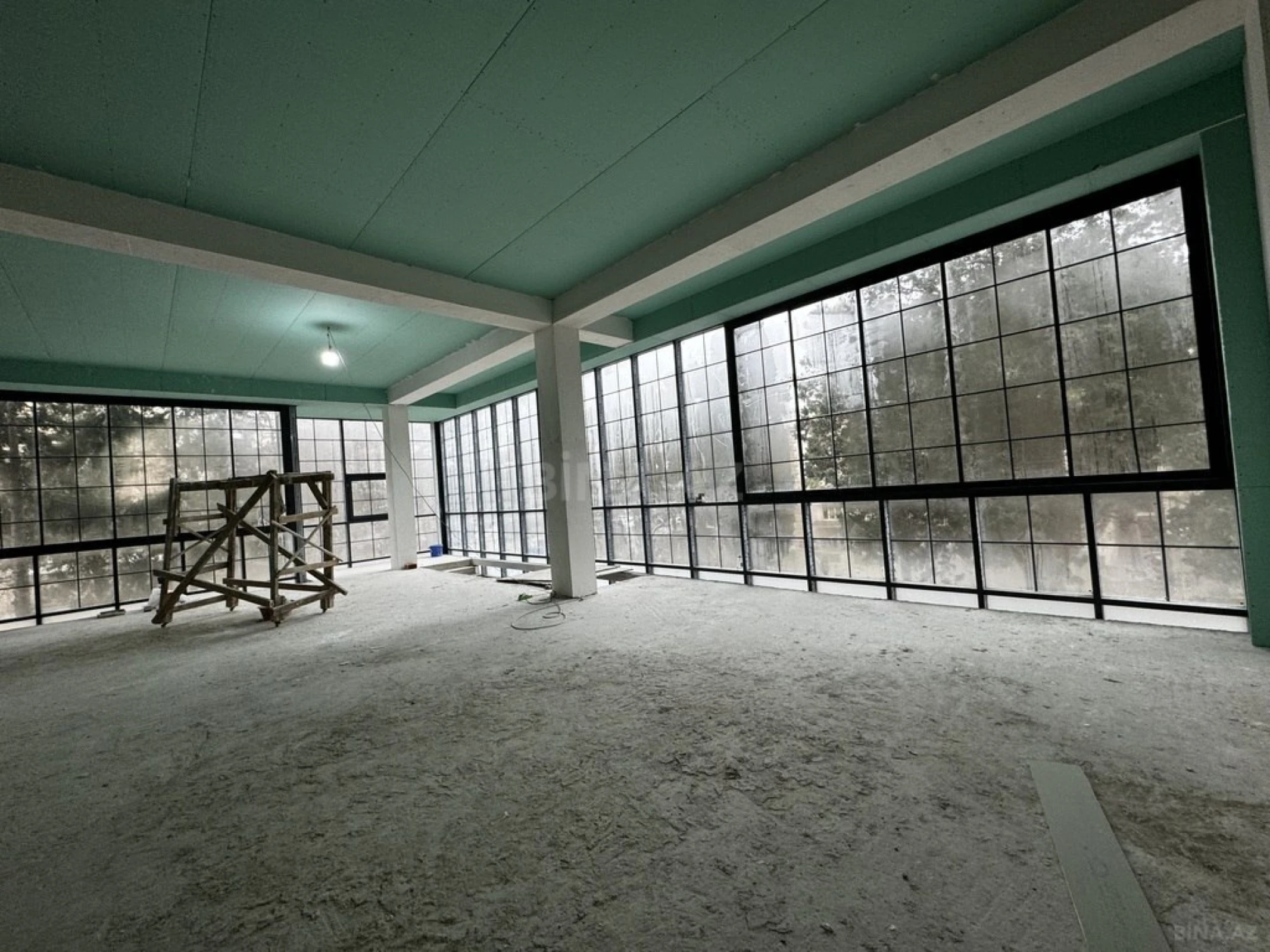 Satılır obyekt 530 m²