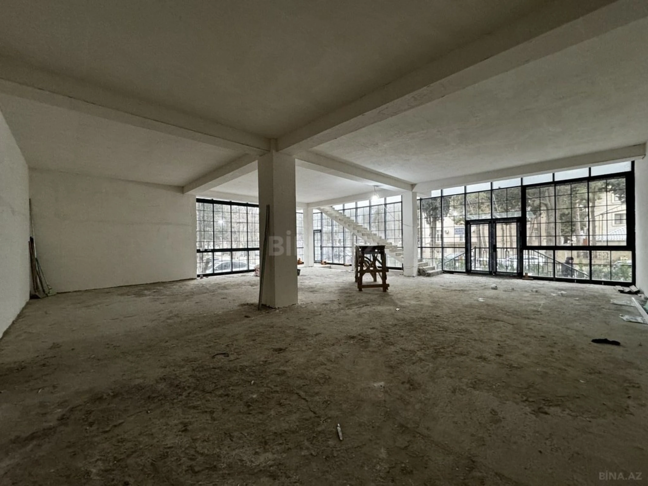 Satılır obyekt 530 m²