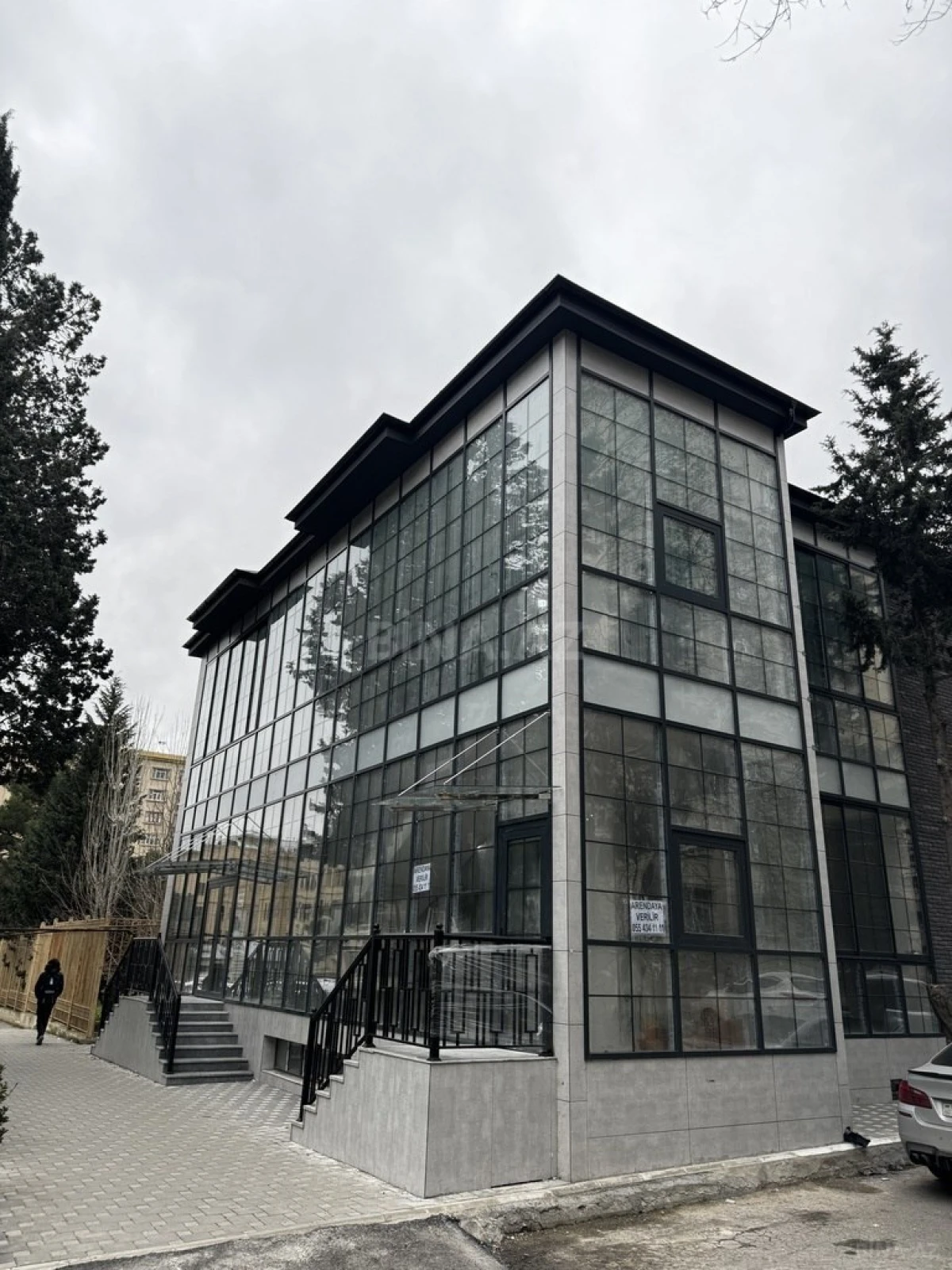 Satılır obyekt 530 m²