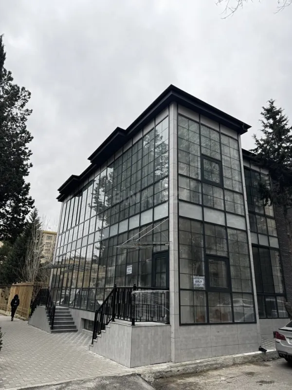 Satılır obyekt 530 m²