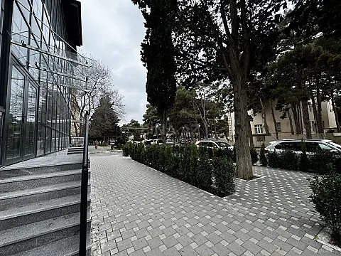 Satılır obyekt 530 m²