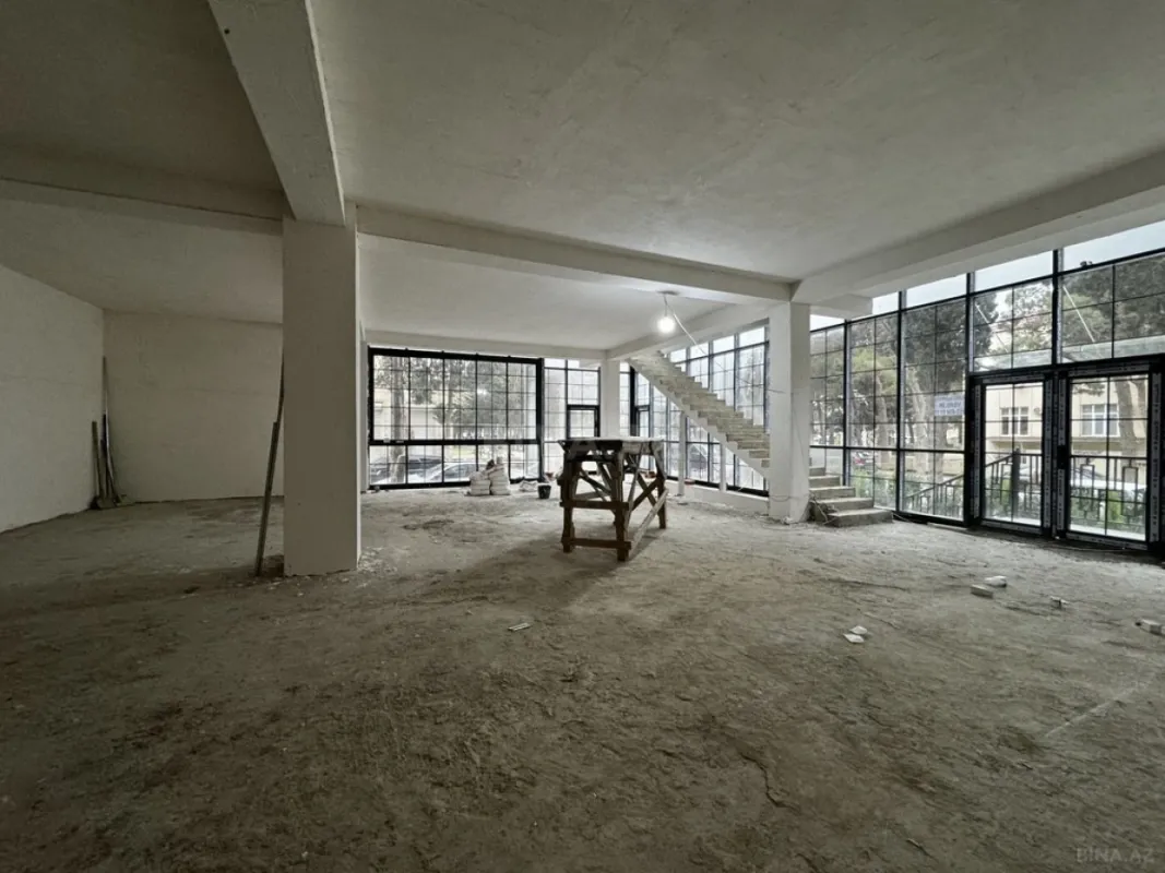 Satılır obyekt 530 m²