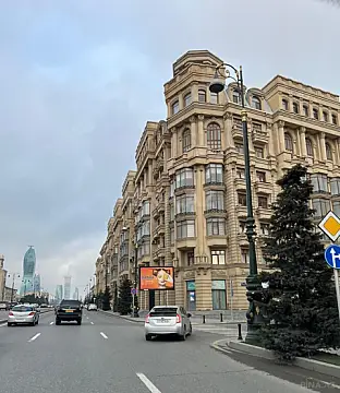 Satılır 6 otaqlı mənzil 280 m²