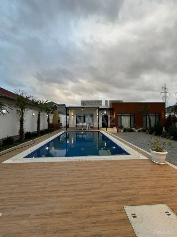 Kirayə verilir 4 otaqlı həyət evi 360 m²